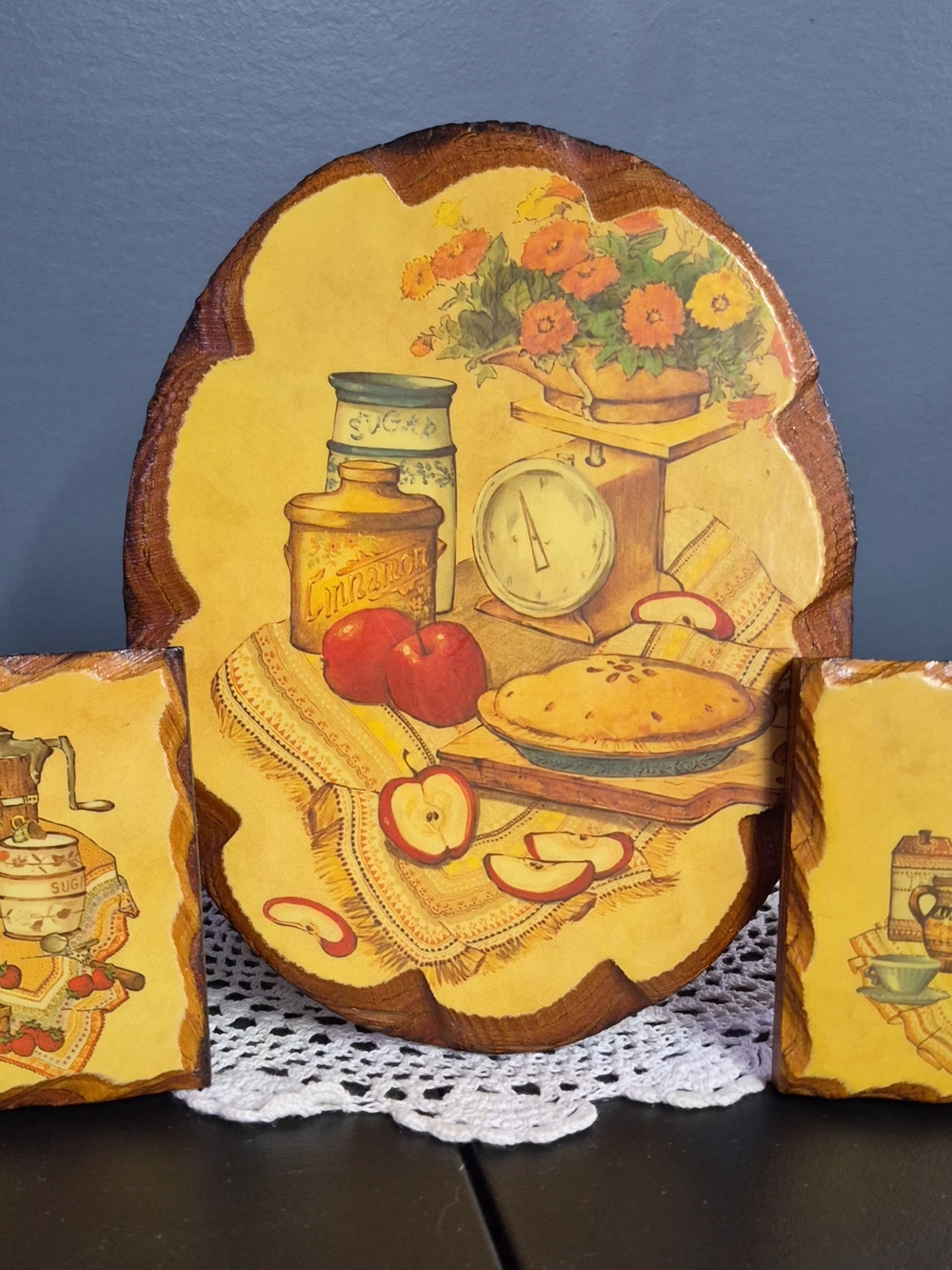 Hand-Painted Rustic Apple Pie Woodland Plaque - Yellow & Brown
